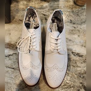 Paisley & Gray Men's White Oxford Shoes